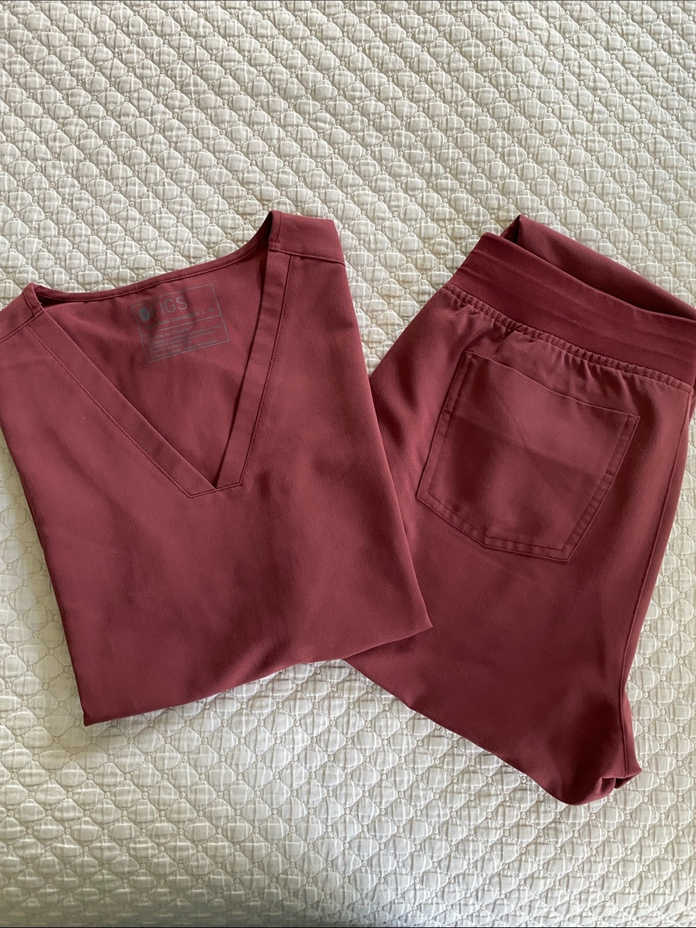 Figs Casma + Zamora Scrub Set Dark Cherry